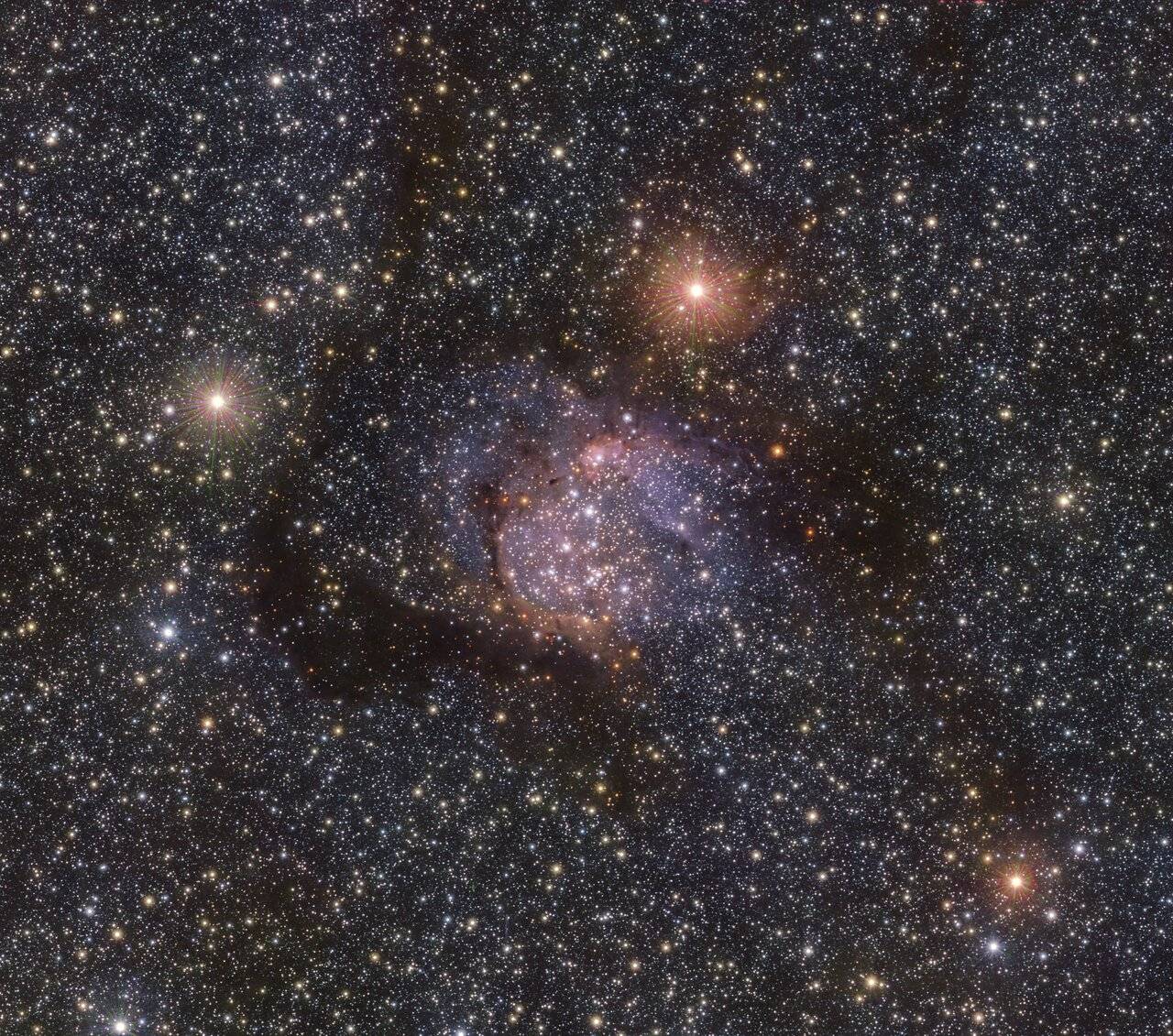 Nueva imagen de la nebulosa Sh2 54 en la constelacion de la serpiente